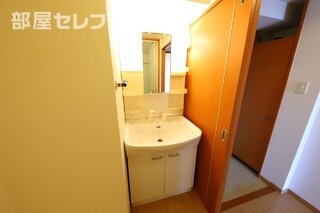 鉄板のバストイレ別。