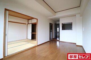 仕切りを開ければ開放感があります