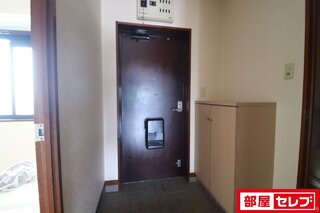 シューズボックスも付いてます