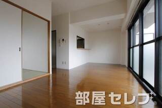広く使用ができるリビング。他号室の写真です。