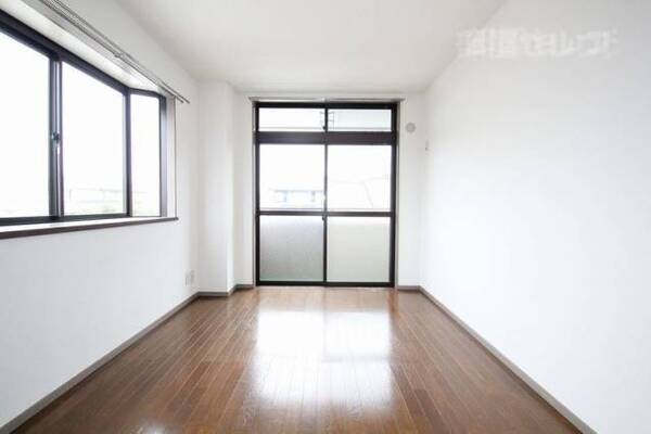 光溢れるお部屋です