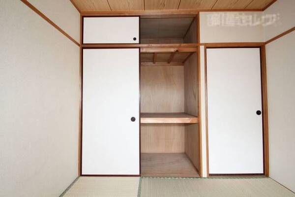 和室に押し入れは付き物ですよね
