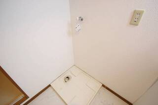 室内洗濯機置き場です　他号室の写真です。