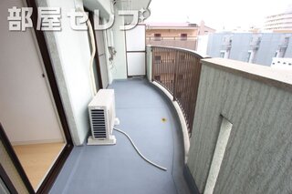 奥行きのあるベランダスペースです。