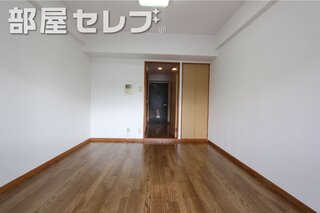 キレイなお手洗いです。他号室の写真です。