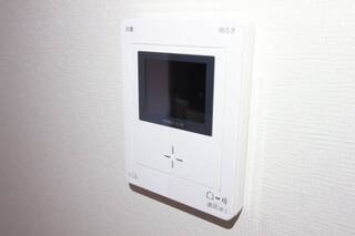 ＴＶモニターホンで安心。3E号室の写真です。