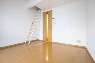 落ちついた色合いのお部屋です。