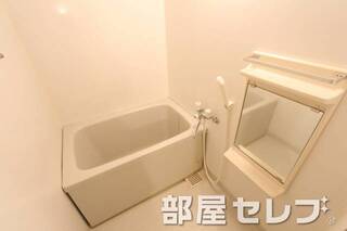 綺麗なバスタブです。
