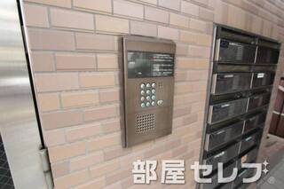 オートロックで安心。