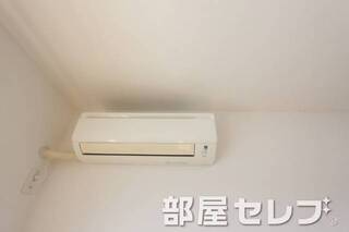 冷暖房エアコン。