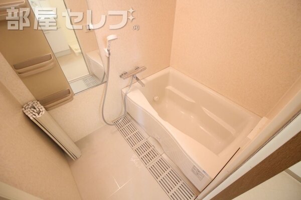 清潔感のあるバスルームです。