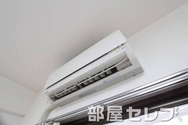 冷暖房エアコン。