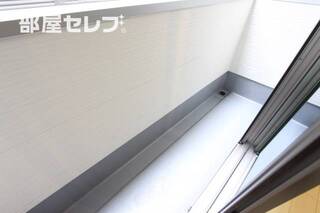 コンパクトなベランダです