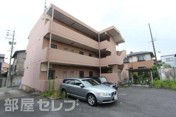 どっしりとした外観です。