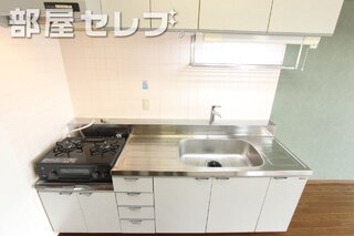 白を基調にしたキレイなお部屋です。