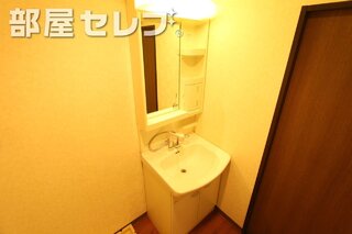 玄関から見てもキレイですね。