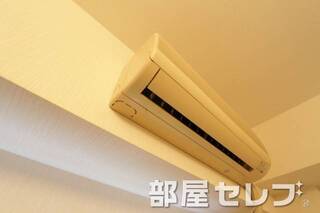 冷暖房エアコン。