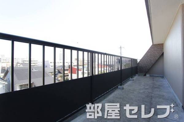 Ｌの字バルコニー。