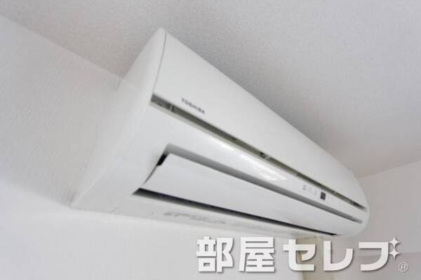 冷暖房エアコン。