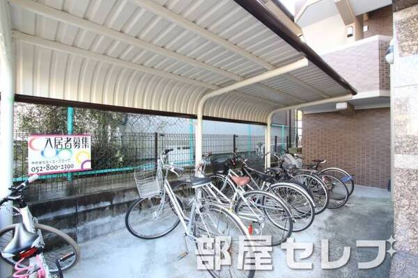 自転車置場。