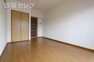 写真は302号室のものになります。