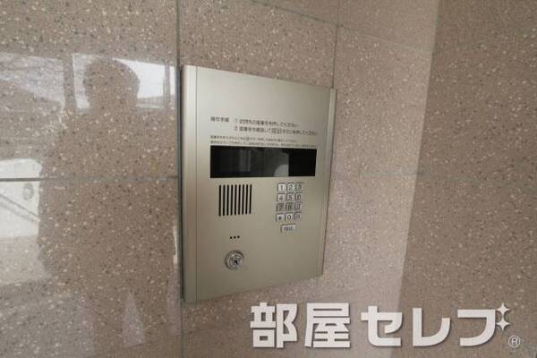 オートロックで安心ですね。