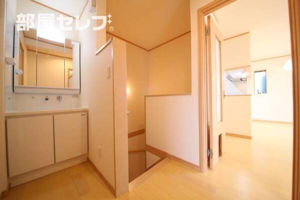 ２階にも洗面所があるのでとても便利