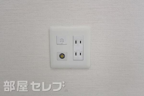 お部屋でテレビが見れますよ。