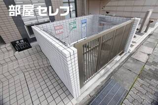ゴミ置き場。