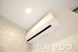 冷暖房エアコン。