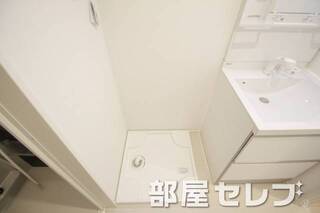 洗濯機置き場はこちらへ。