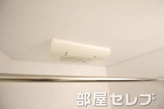 浴室乾燥機付き。