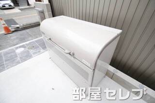 敷地内ゴミ置き場。