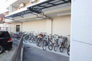 304号室内装写真参照
