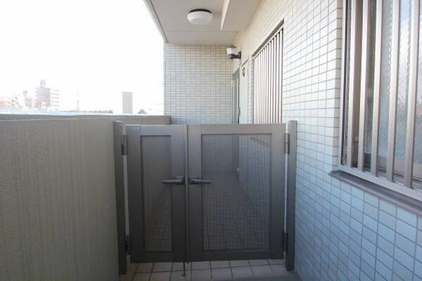 304号室内装写真参照