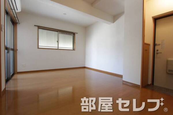 角部屋になります。