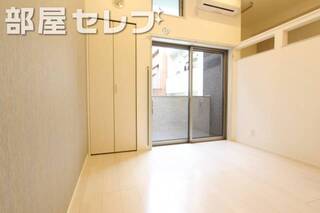 階段タイプのロフト付きのお部屋です。