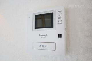 テレビモニターホンで来客時も確認ができます。