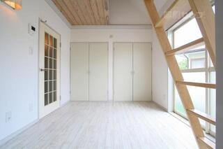 ロフト付きのお部屋は天井が高いです。