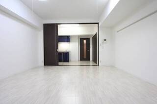 白を基調としたお部屋です。