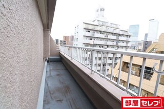 バルコニーも広々