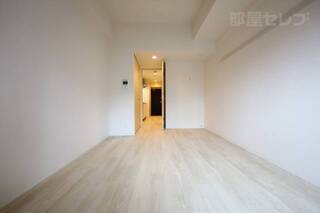階数によって色味が違う可能性があります。