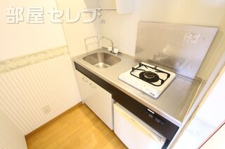 まな板も置けるキッチンです。