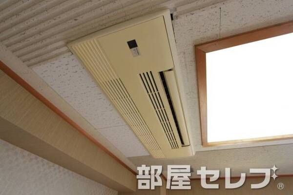 ビルトインエアコン。