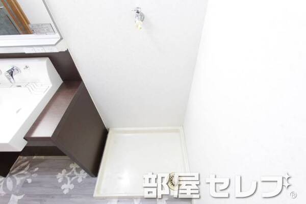 室内洗濯機置き場。