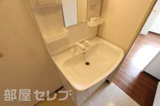 大きなクローゼットもあります。