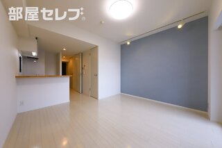 カウンターキッチンが印象的なオシャレなお部屋です。