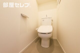 温水洗浄便座付きのお手洗いです。