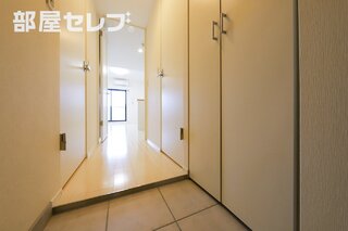 玄関にシューズボックスが備わります。