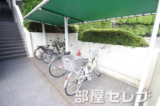 雨が降っても大丈夫な駐輪場です。